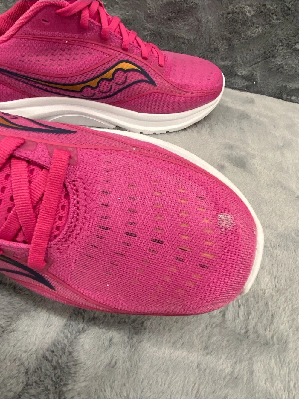 Saucony Kinvara 13 Mens Size 12 Pink & White Running Trainers Lightweight Shoes